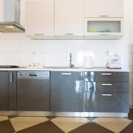 Four-Bedroom Holiday Home In Pridraga Сasa de vacaciones *