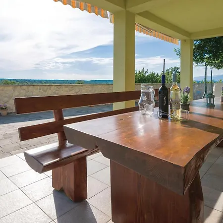 Four-Bedroom Holiday Home In Pridraga Pridraga