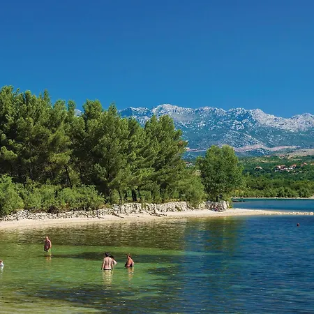 Сasa de vacaciones Four-Bedroom Holiday Home In Pridraga *