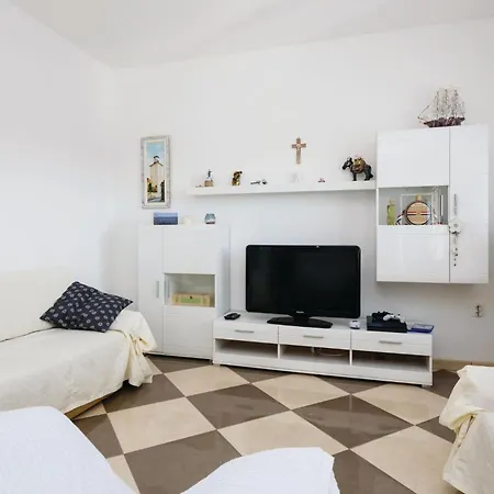 Four-Bedroom Holiday Home In Pridraga Pridraga